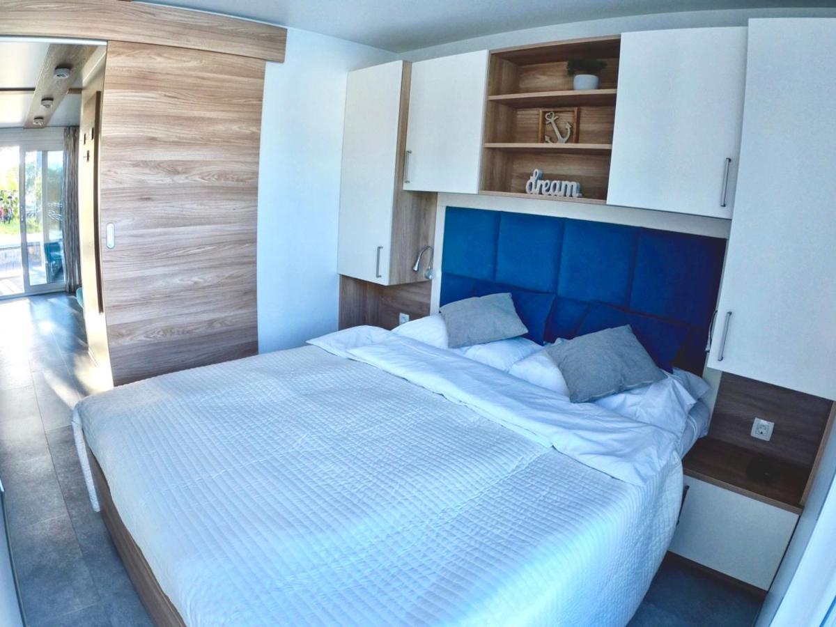 Bonita Houseboat Apartment Portorose Екстер'єр фото